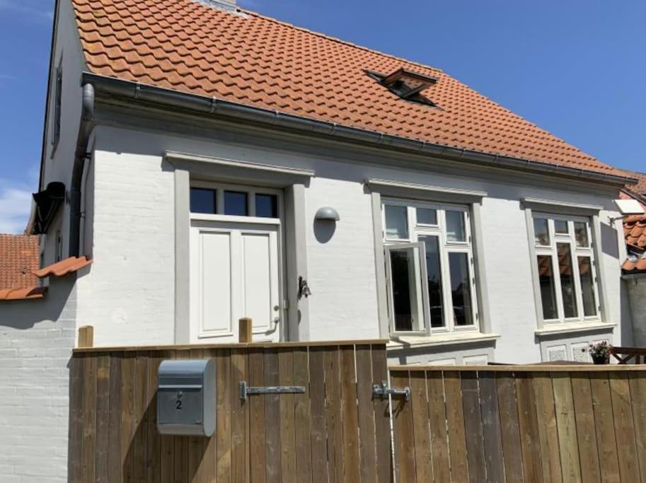 Villa Skont Feriehus Midt I Marstal. Exterior foto